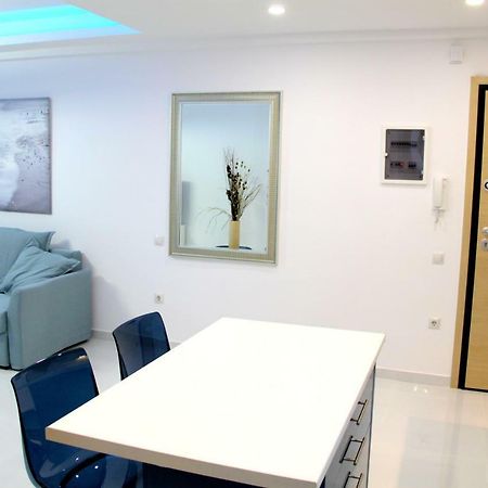Thiseos 319. Beautiful Apartments Near The Cultural Center Of The Capital. เอเธนส์ ภายนอก รูปภาพ